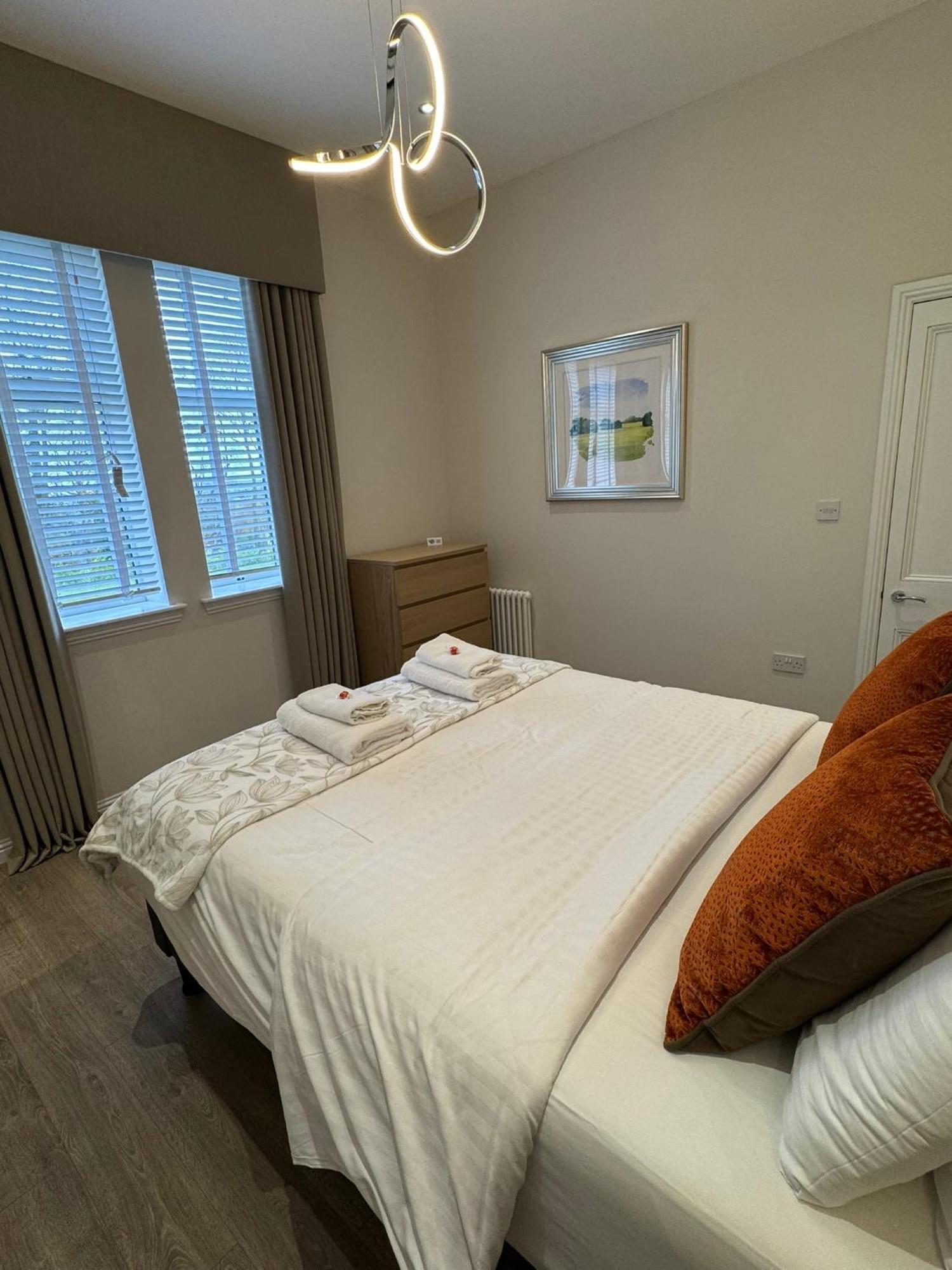 Luxury 2 Bedroom Cottage West Calder Екстериор снимка