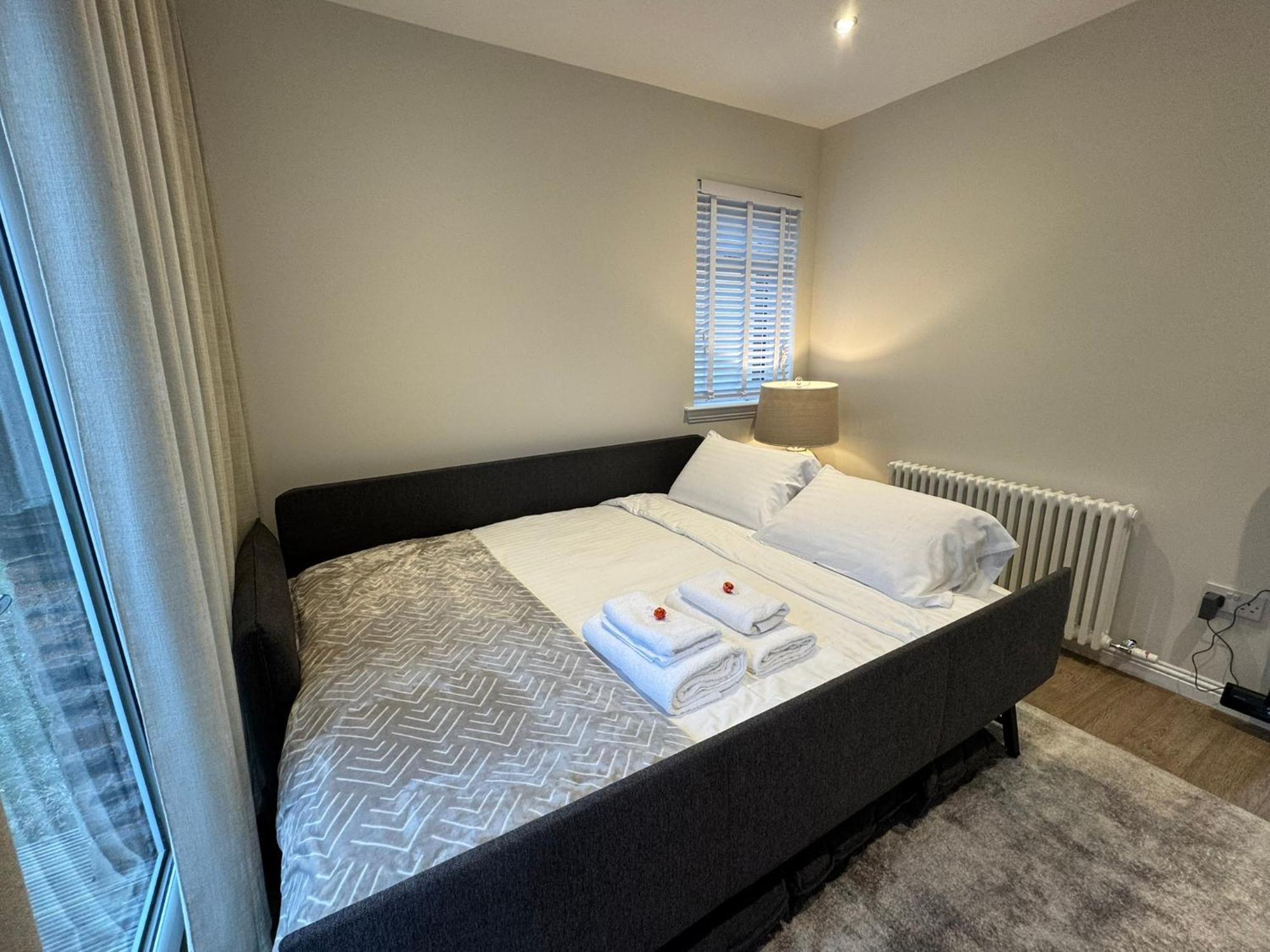 Luxury 2 Bedroom Cottage West Calder Екстериор снимка