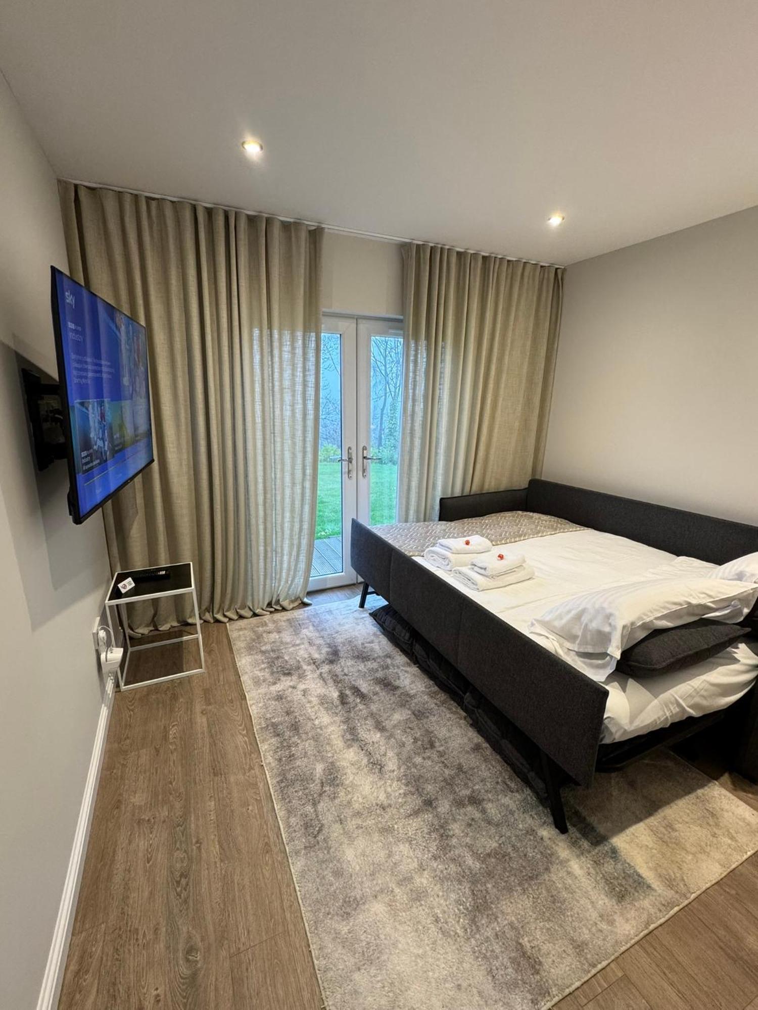 Luxury 2 Bedroom Cottage West Calder Екстериор снимка